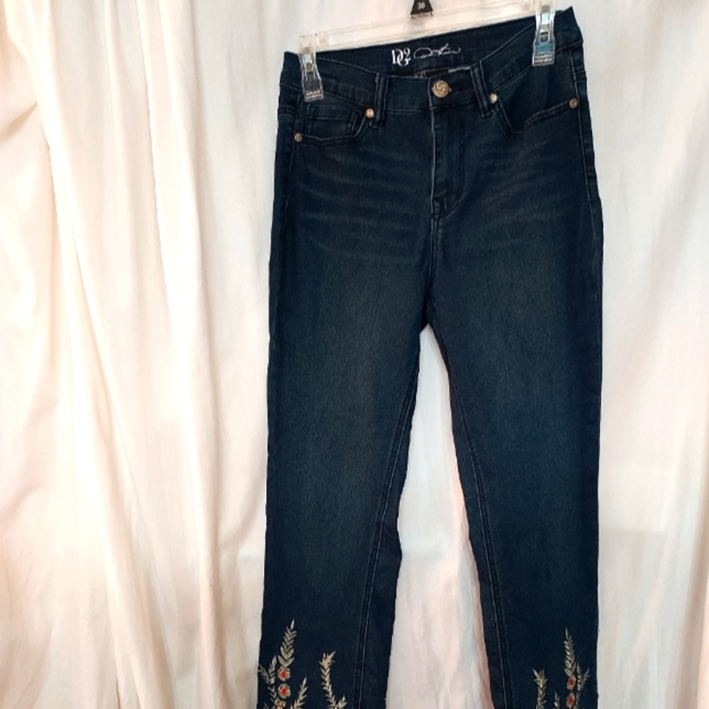 DG2 by Diane Gilman Embroidery Fall Jeans Size 27